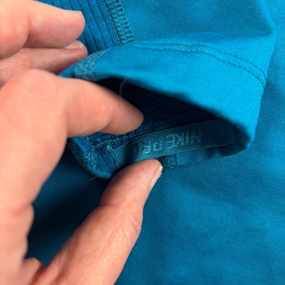 NIKE PRO Women’s Blue Dri-Fit 1/4 Zip Long Sleeve Fleece lined Pullover Large - Picture 4 of 8